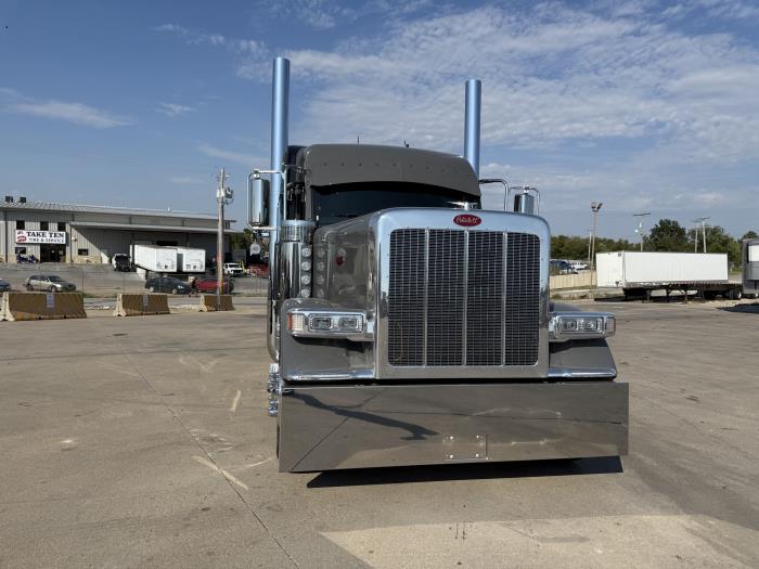 2026 Peterbilt 589-10