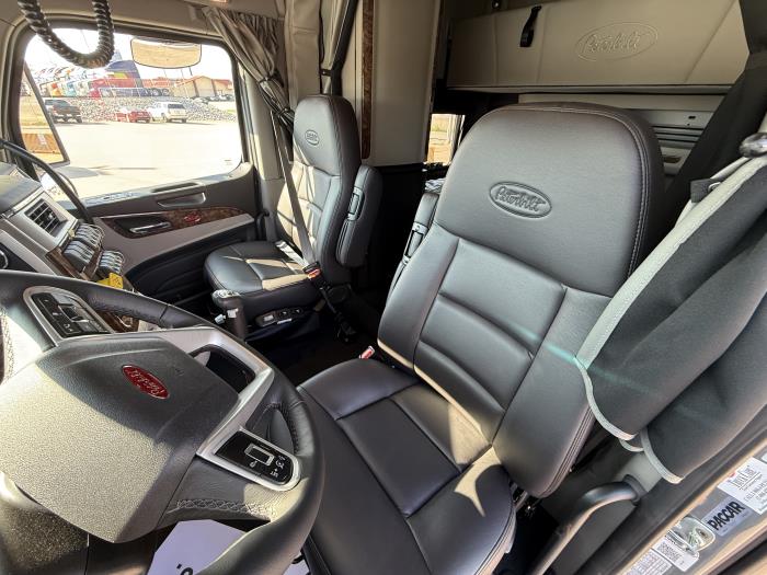 2026 Peterbilt 589-22
