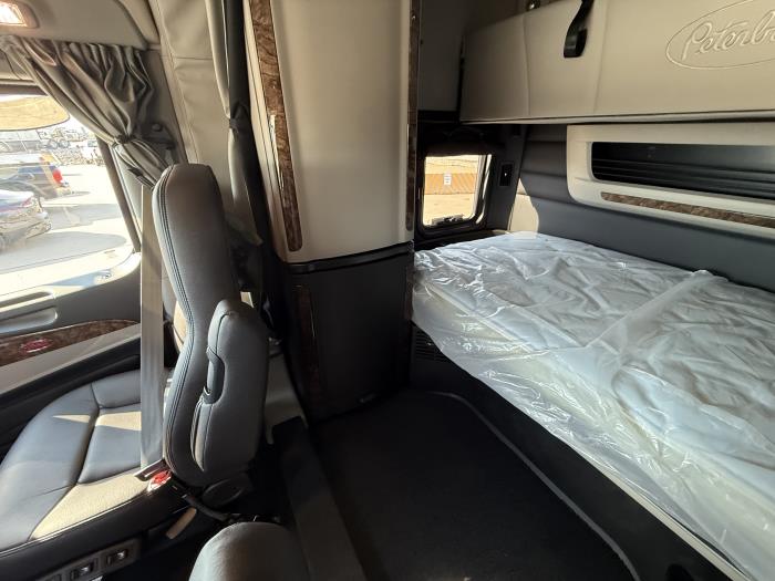 2026 Peterbilt 589-27