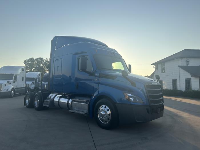 2020 Freightliner Cascadia-1
