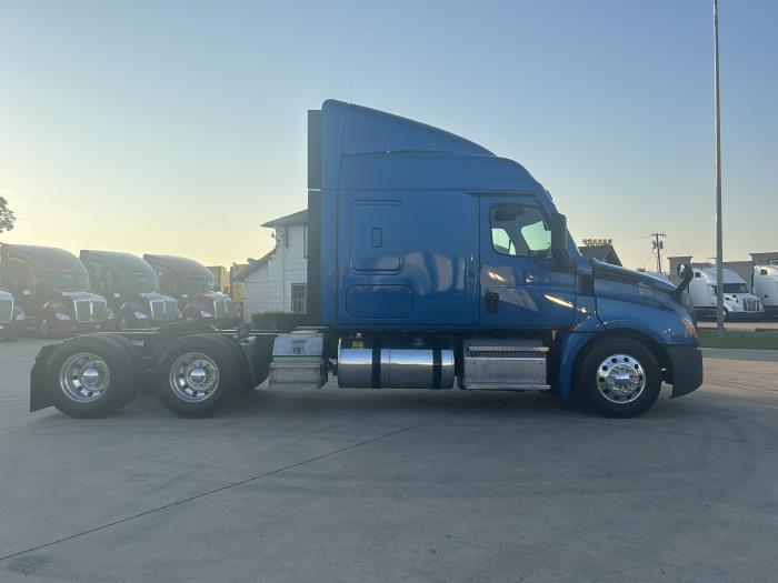 2020 Freightliner Cascadia-2