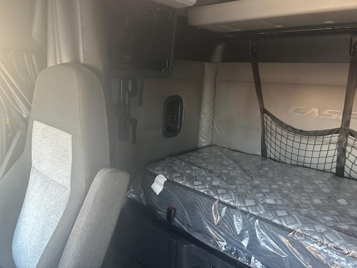 2020 Freightliner Cascadia-9