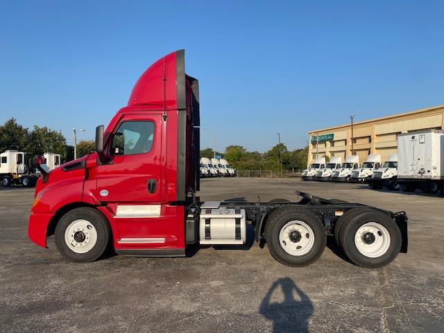 2021 Freightliner Cascadia-1