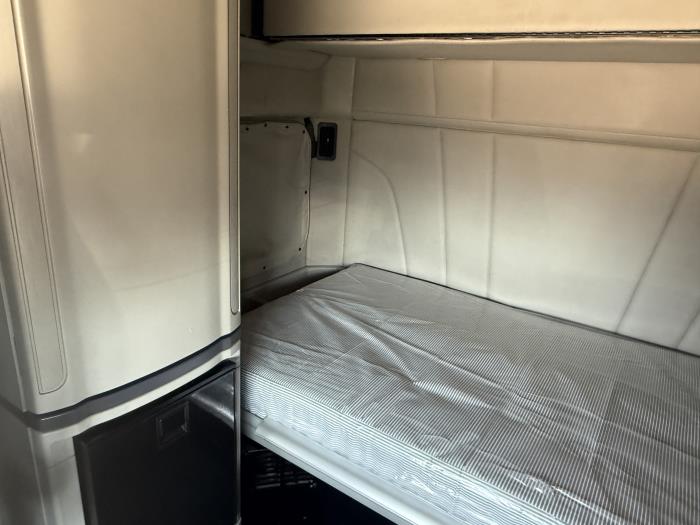 2022 Peterbilt 579-3