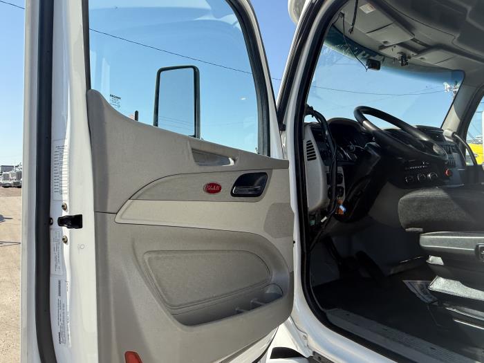 2022 Peterbilt 579-7