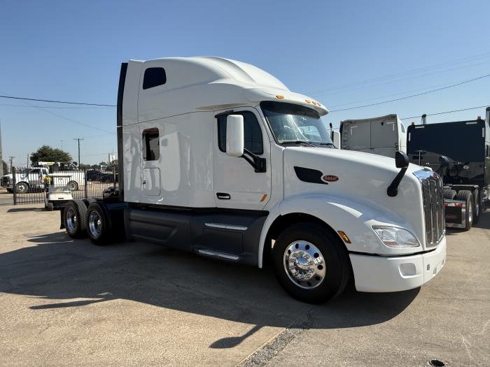 2022 Peterbilt 579-17