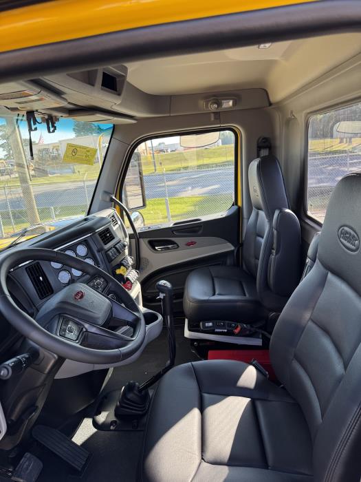 2026 Peterbilt 589-8