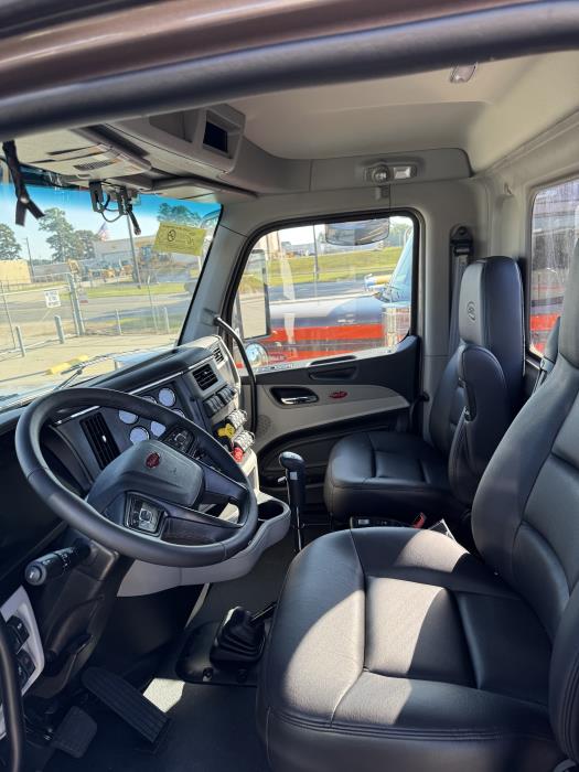 2026 Peterbilt 589-7