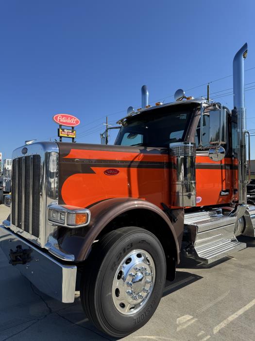 2026 Peterbilt 589-2