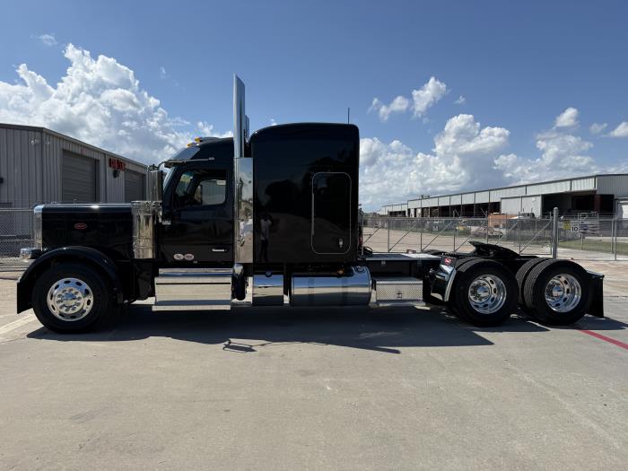 2026 Peterbilt 589-2