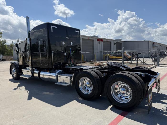 2026 Peterbilt 589-4