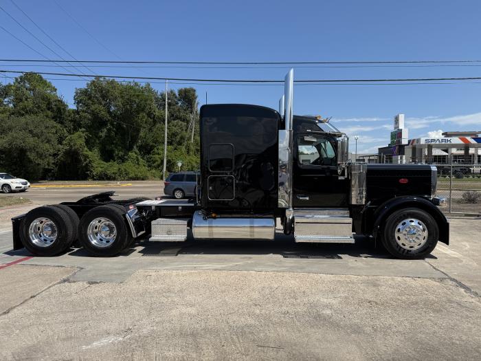 2026 Peterbilt 589-7