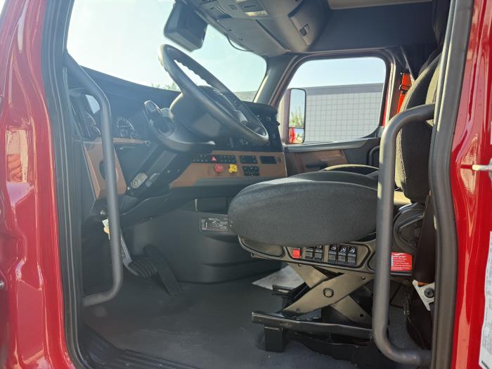 2020 Freightliner Cascadia-6