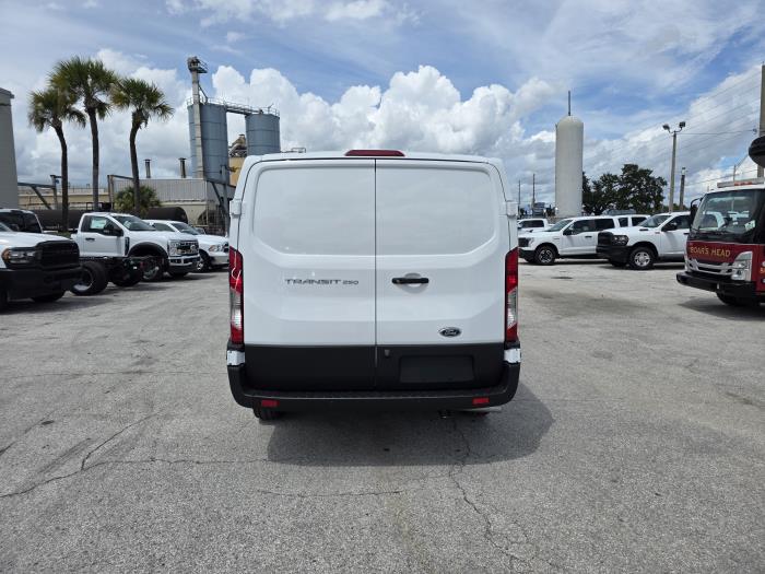 2025 Ford Transit-250-9