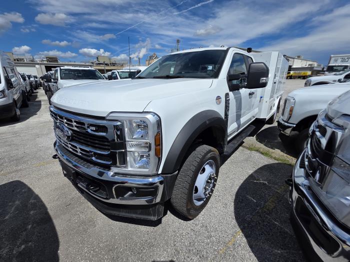 2025 Ford F-550-1