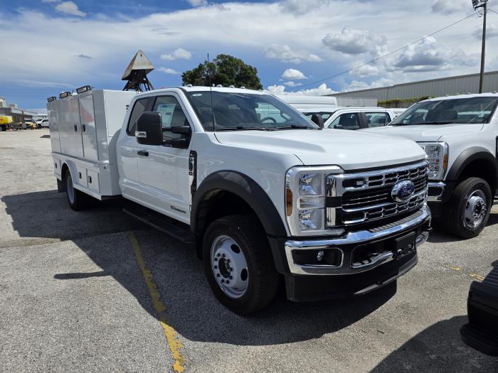 2025 Ford F-550-4