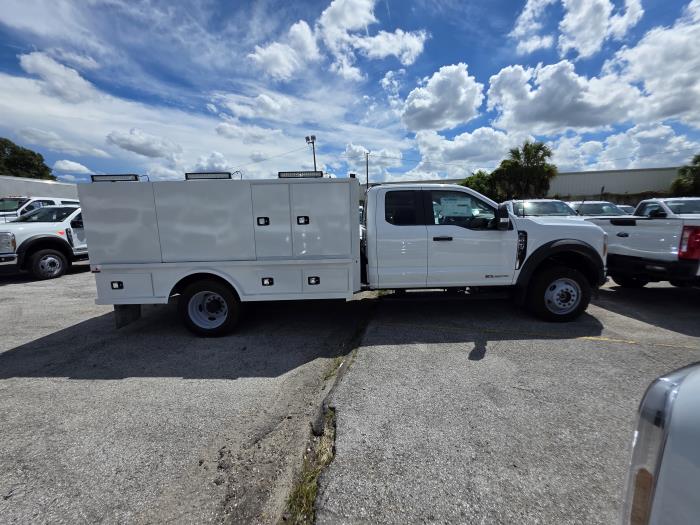 2025 Ford F-550-5