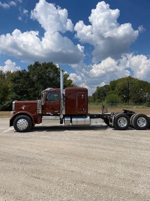 2026 Peterbilt 589-2