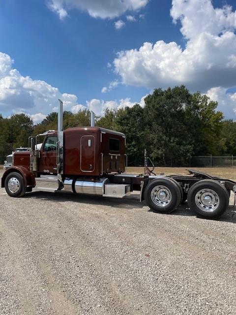 2026 Peterbilt 589-8