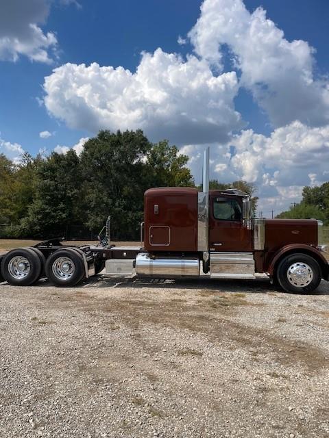 2026 Peterbilt 589-10