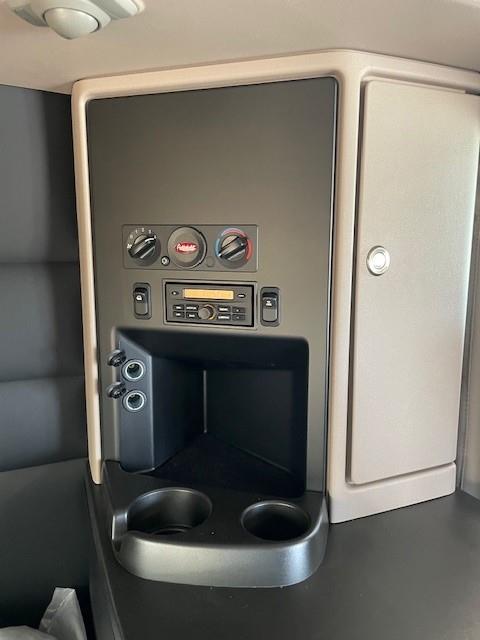 2026 Peterbilt 589-17