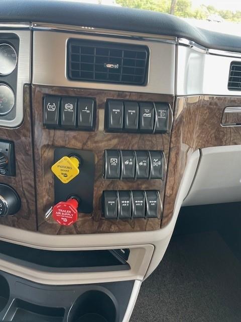 2026 Peterbilt 589-24