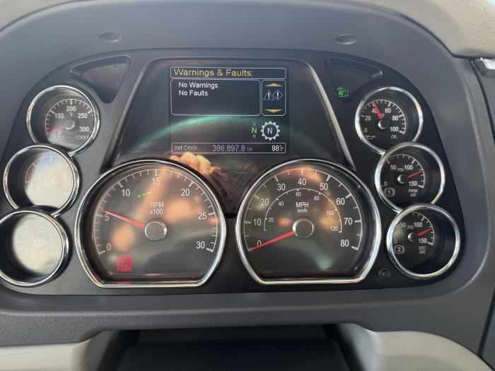 2022 Peterbilt 579-5