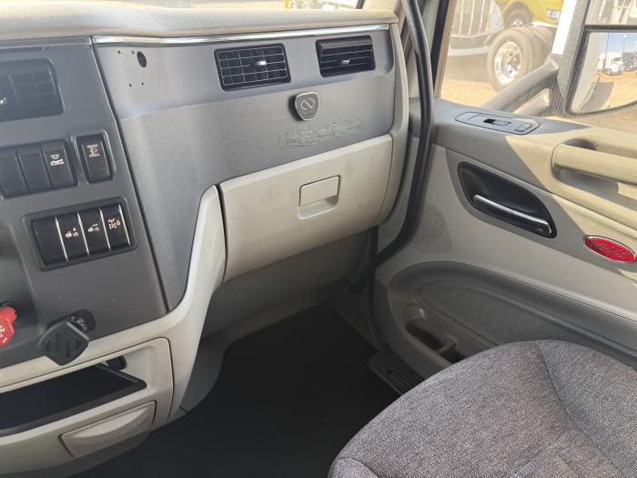 2022 Peterbilt 579-7