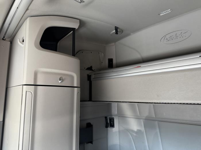 2022 Peterbilt 579-10