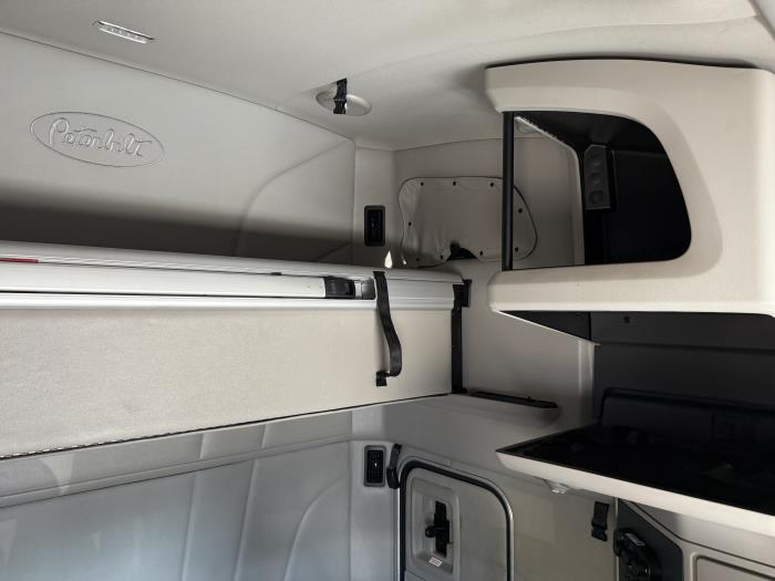 2022 Peterbilt 579-12