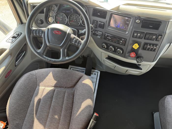 2022 Peterbilt 579-13