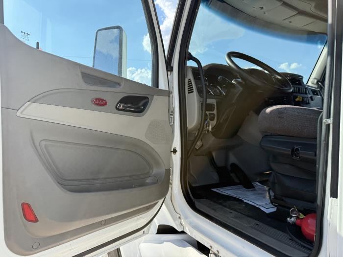 2022 Peterbilt 579-14