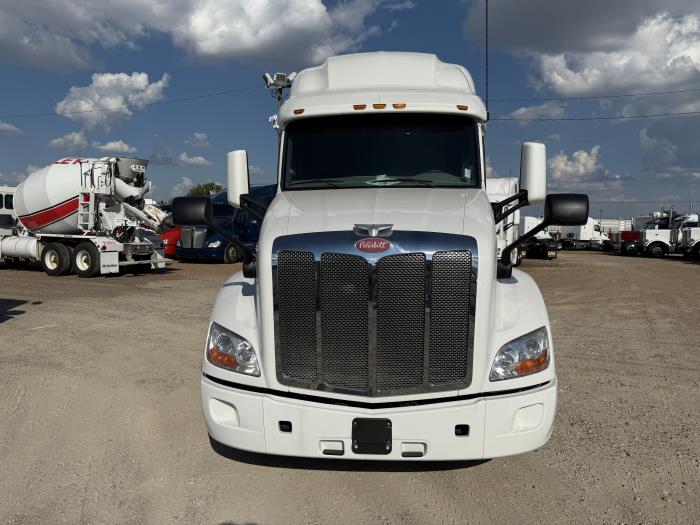 2022 Peterbilt 579-18