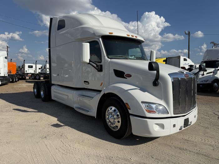 2022 Peterbilt 579-21