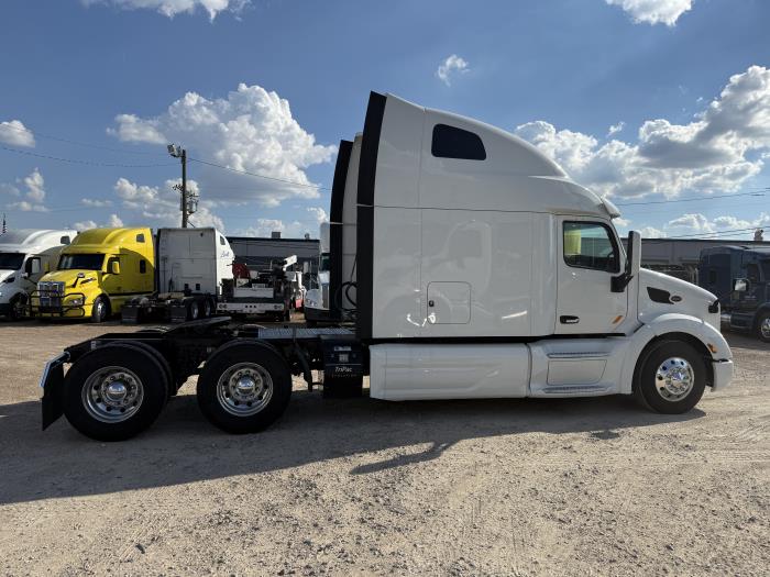 2022 Peterbilt 579-24