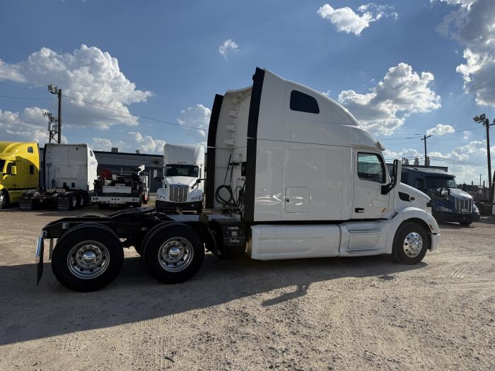 2022 Peterbilt 579-25