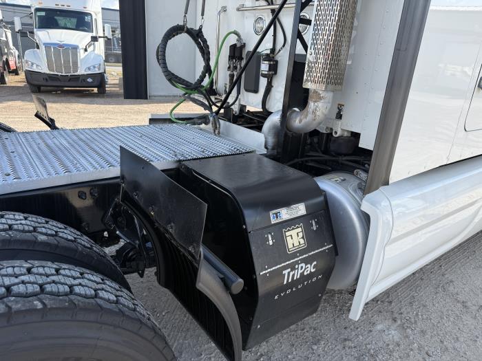 2022 Peterbilt 579-28