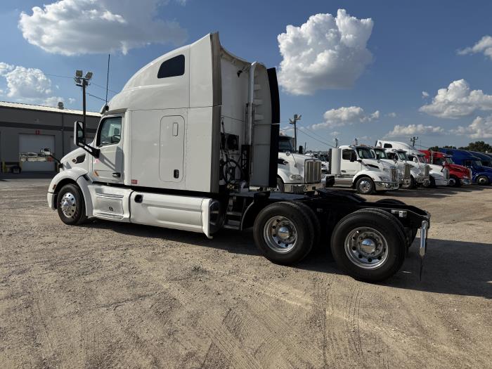 2022 Peterbilt 579-36