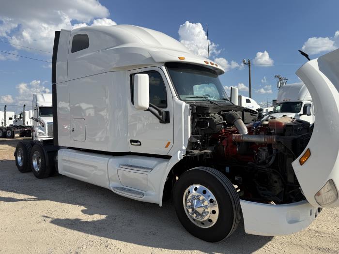 2022 Peterbilt 579-43