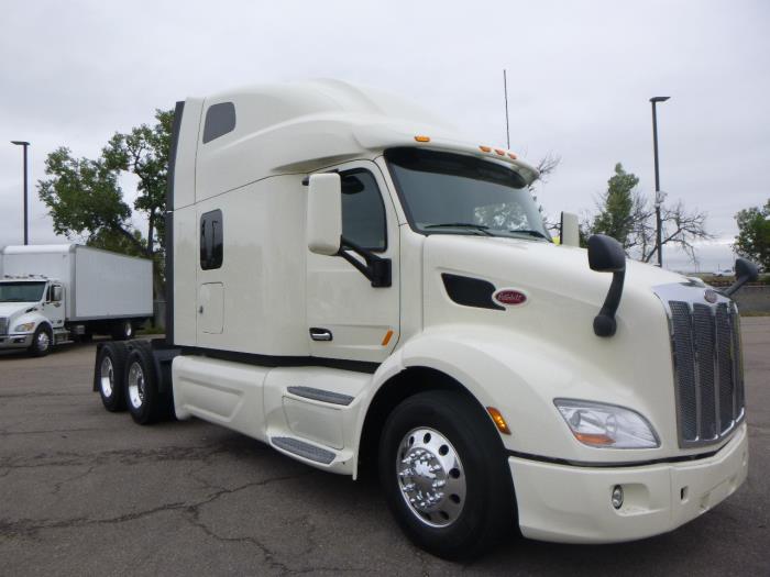 2022 Peterbilt 579-8