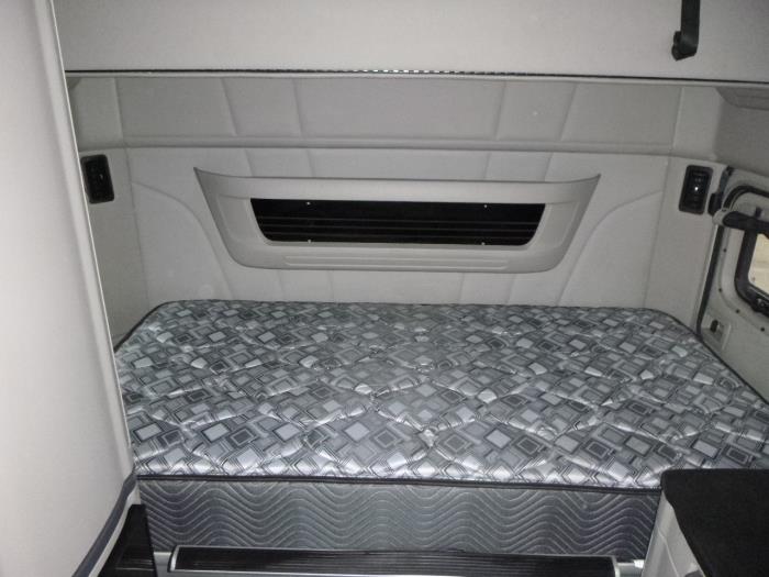 2022 Peterbilt 579-11