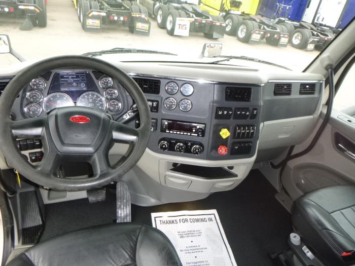 2022 Peterbilt 579-17