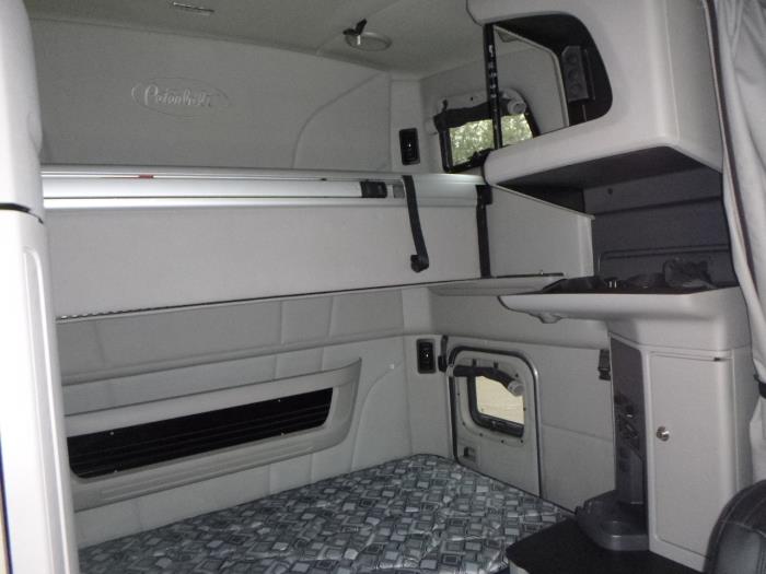 2022 Peterbilt 579-18