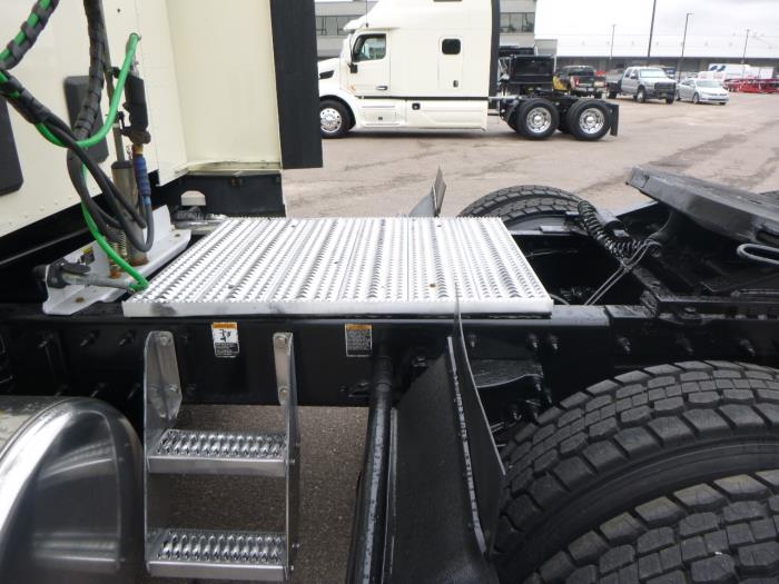 2022 Peterbilt 579-25