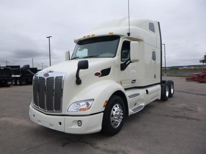 2022 Peterbilt 579 photo 3