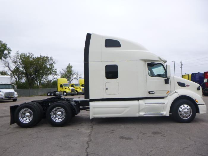 2022 Peterbilt 579-7