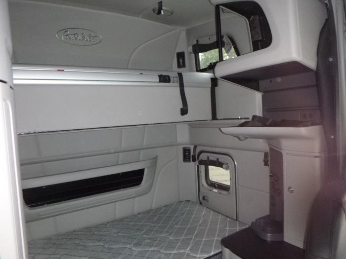 2022 Peterbilt 579-20