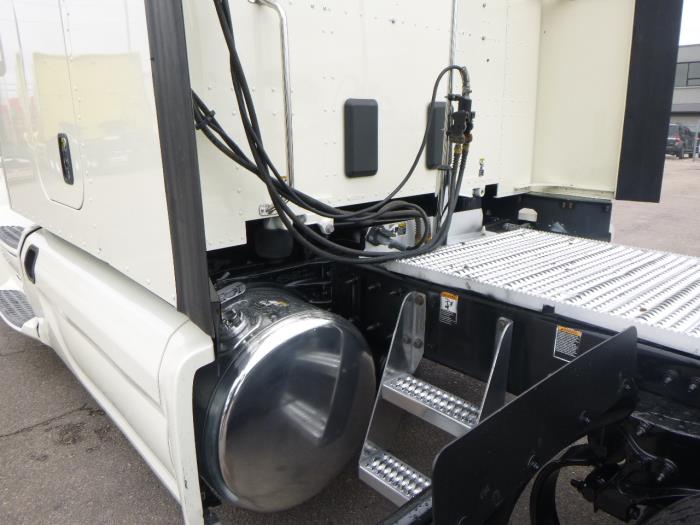 2022 Peterbilt 579-28