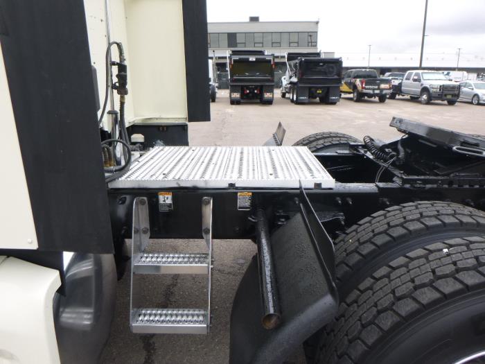 2022 Peterbilt 579-29