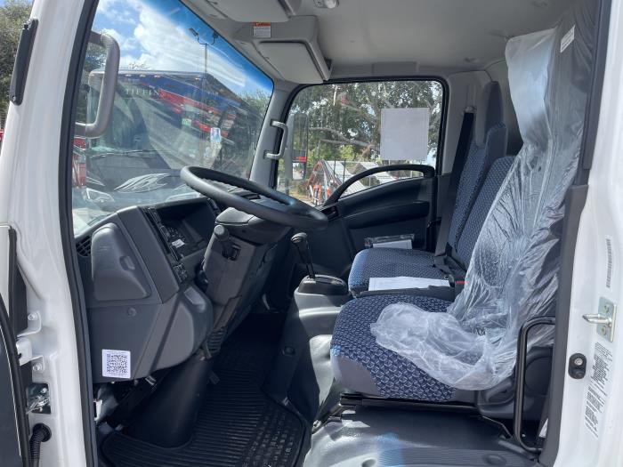 2025 Isuzu NRR-7